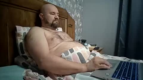 Snapshot of maxhunter chatting on June 12, 2026, 6:01 am maxhunter online show from June 12, 2026, 6:01 am