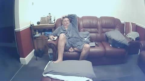 MAX online show from October 3, 2025, 10:40 pm