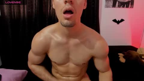 Snapshot of maxi_styles chatting on December 7, 2024, 9:55 pm Alex online show from December 7, 2024, 9:55 pm