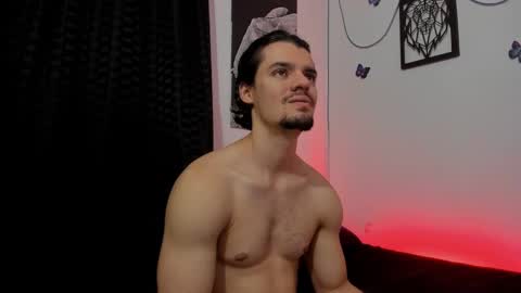 Snapshot of maxi_styles chatting on January 5, 2025, 11:33 pm Alex online show from January 5, 2025, 11:33 pm