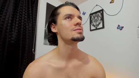 Snapshot of maxi_styles chatting on January 31, 2025, 10:31 pm Alex online show from January 31, 2025, 10:31 pm