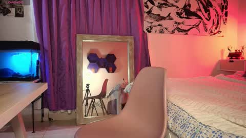 Snapshot of maxianomal chatting on February 8, 2026, 3:32 am Max online show from February 8, 2026, 3:32 am