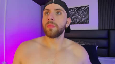 Maximo Wolf online show from March 11, 2025, 10:42 pm