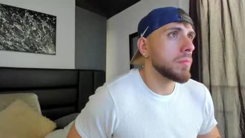 Maximo Wolf online show from September 17, 2025, 8:21 pm