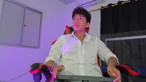 Maximiliano online show from November 7, 2025, 8:31 pm