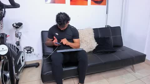 Maximo online show from November 26, 2025, 3:07 am