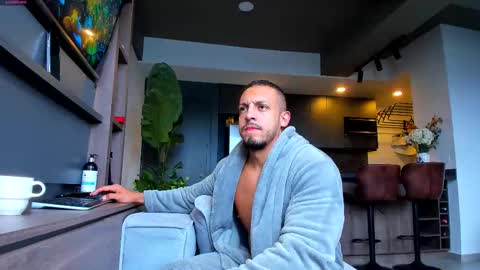 maximo_and_marcelo online show from February 24, 2026, 12:03 pm