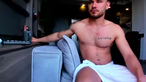 maximo_and_marcelo online show from June 24, 2026, 11:53 am