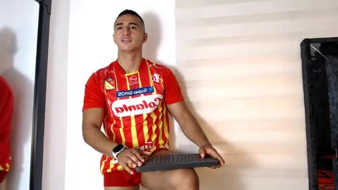 Snapshot of maximo_sebastian chatting on May 9, 2026, 2:44 pm Maximo Sebastian online show from May 9, 2026, 2:44 pm