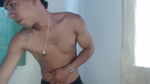 Maximo Aron Vega online show from December 8, 2024, 7:54 pm