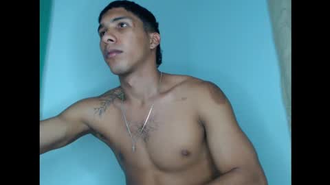 Maximo Aron Vega online show from December 9, 2024, 2:02 am