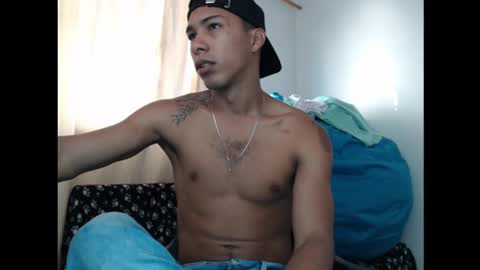 Maximo Aron Vega online show from December 10, 2024, 11:43 am