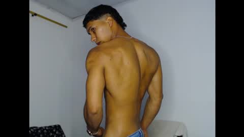 Maximo Aron Vega online show from December 22, 2024, 1:34 am