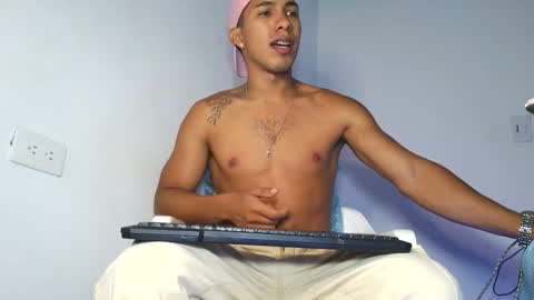 Maximo Aron Vega online show from February 3, 2026, 10:59 pm