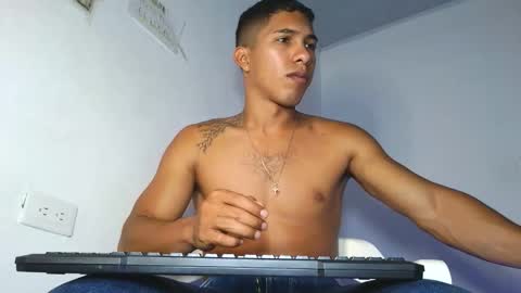 Maximo Aron Vega online show from February 12, 2026, 1:22 am