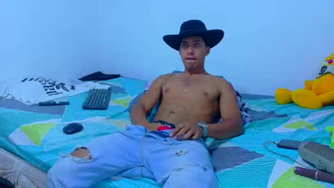 Maximo Aron Vega online show from April 22, 2026, 9:05 pm