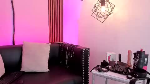 MAXIMO online show from June 21, 2026, 3:42 am