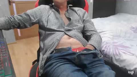 maximus3334 online show from October 1, 2025, 11:16 am