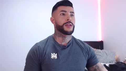 Independent Model online show from October 12, 2025, 3:27 am