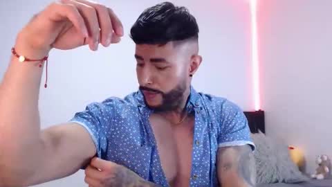 Independent Model online show from October 17, 2025, 3:53 am