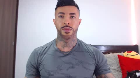 Independent Model online show from February 11, 2026, 3:44 am