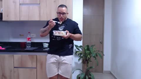 Snapshot of maximussantorini chatting on January 11, 2026, 12:26 am maximus online show from January 11, 2026, 12:26 am