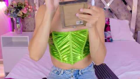 Maxi Rogers online show from February 6, 2026, 11:46 am