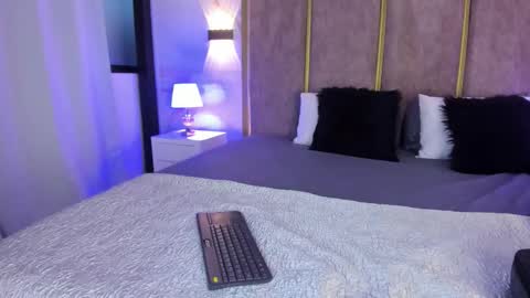 Maxi Rogers online show from February 19, 2026, 11:28 am