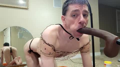 Snapshot of maxjr8008 chatting on December 29, 2024, 2:17 am maxjr8008 online show from December 29, 2024, 2:17 am