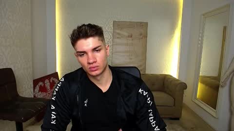 MaxKaiden online show from October 17, 2025, 4:48 am