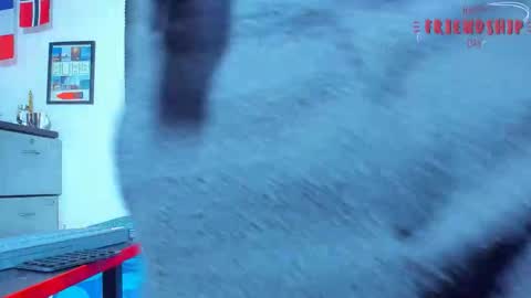 Snapshot of maxowens_oficial chatting on September 20, 2025, 11:06 pm MAX online show from September 20, 2025, 11:06 pm