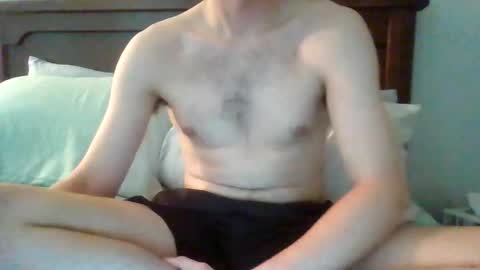 Snapshot of maxpen1215 chatting on May 4, 2026, 9:44 pm Max online show from May 4, 2026, 9:44 pm