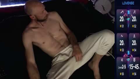 MaxRouger online show from October 22, 2025, 7:30 am