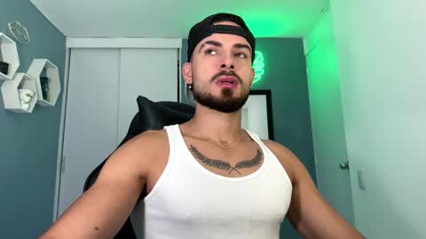 Snapshot of maxtowers chatting on October 16, 2025, 10:44 pm Maxi online show from October 16, 2025, 10:44 pm