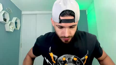 Snapshot of maxtowers chatting on October 22, 2025, 12:22 am Maxi online show from October 22, 2025, 12:22 am