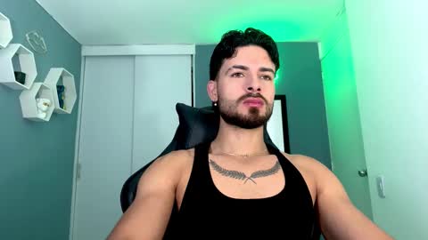 Snapshot of maxtowers chatting on October 22, 2025, 11:26 pm Maxi online show from October 22, 2025, 11:26 pm