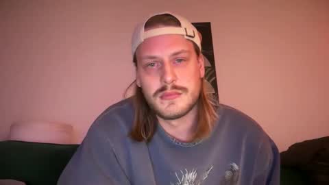 Snapshot of maxwatts95 chatting on October 21, 2025, 6:03 am Max Watts online show from October 21, 2025, 6:03 am