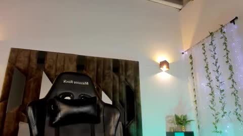 MAX online show from February 18, 2025, 12:59 am