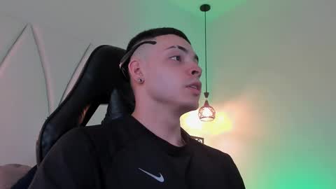 MAX online show from March 5, 2025, 9:48 pm