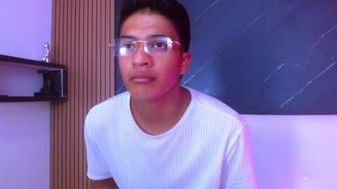 Snapshot of maxwyatt_1 chatting on June 20, 2026, 7:27 pm Max Wyatt online show from June 20, 2026, 7:27 pm