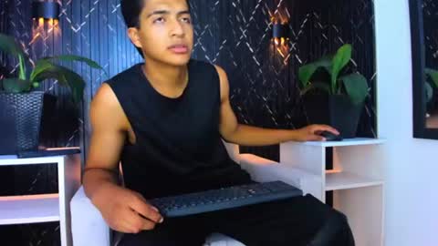 Snapshot of maxwyatt_1 chatting on July 12, 2026, 7:16 pm Max Wyatt online show from July 12, 2026, 7:16 pm