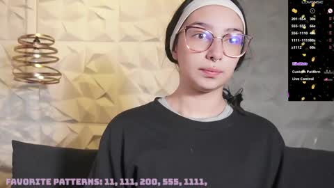 Snapshot of maxx_caprice chatting on June 1, 2026, 11:12 am gabby online show from June 1, 2026, 11:12 am