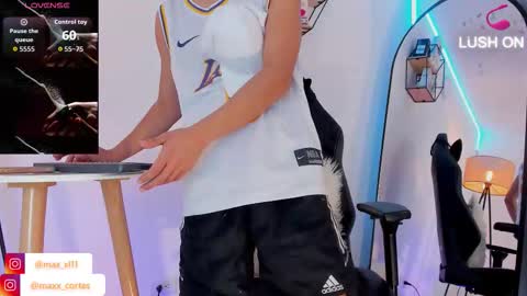 Snapshot of maxx_cortes chatting on October 5, 2025, 11:57 pm maxx_cortes online show from October 5, 2025, 11:57 pm