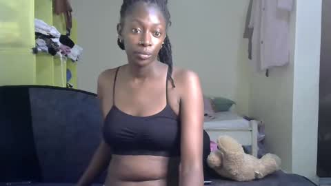 Snapshot of maxxinepetite chatting on January 27, 2025, 10:38 pm maxxinepetite online show from January 27, 2025, 10:38 pm