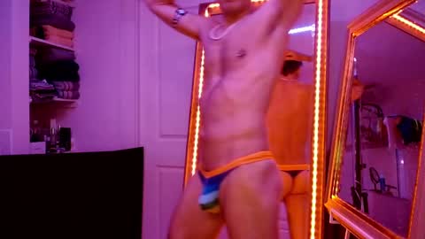 Snapshot of maxxxbates chatting on December 24, 2024, 2:43 am Maxxxbates online show from December 24, 2024, 2:43 am