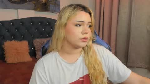 Maxine Minx online show from February 28, 2025, 9:47 am