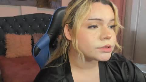 Maxine Minx online show from March 9, 2025, 2:21 pm