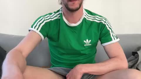 MaxXxurbate online show from April 6, 2026, 1:12 pm