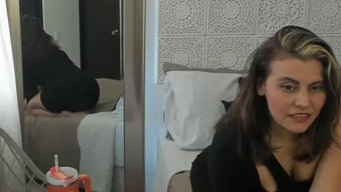 Victoria online show from December 6, 2024, 9:02 pm