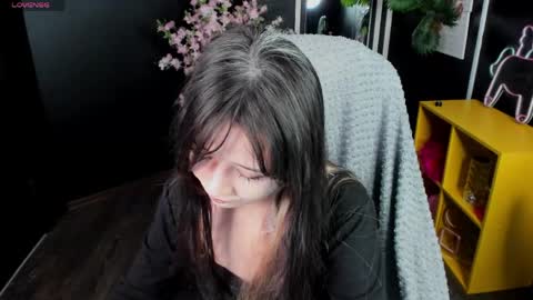 may_lings online show from April 12, 2026, 10:42 am